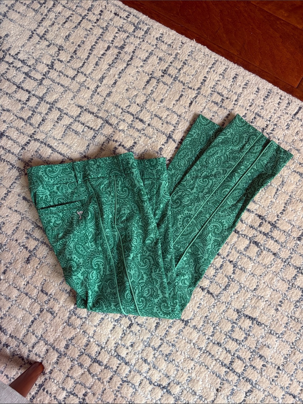 Golftini Green Paisley Ankle Pants — Women’s Cropped Slim Fit